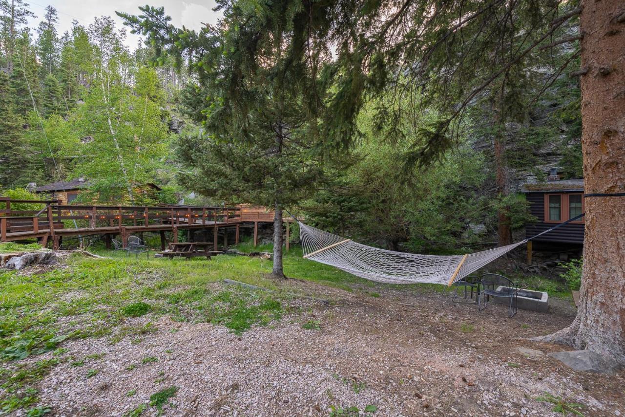 Harney Camp Cabins Hill City Exterior photo